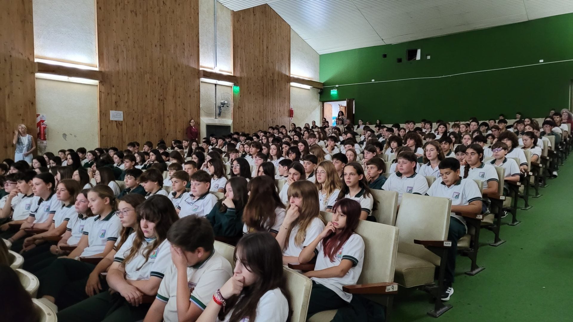 Emotivo acto por Malvinas en el Colegio Jesús Adolescente