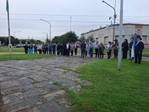 Homenaje y memoria en la colocación de ofrendas en el Monumento a Volpini