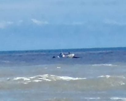 (video) Navegaban y se quedaron si motor: Rescate conjunto de Prefectura y Guardavidas