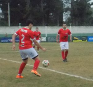 Futbol de Segunda: Alumni ganó y es puntero invicto