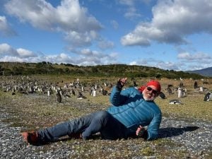 (audio) A los 60 años, cambió la fábrica por la moto y salió a viajar por el mundo