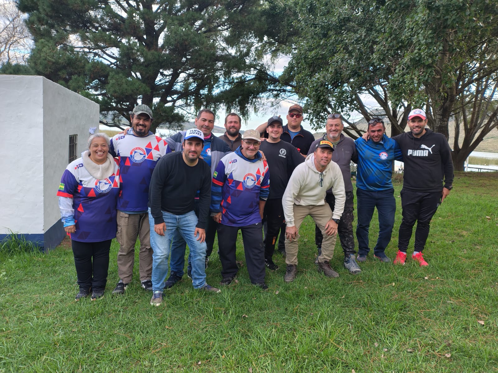 El Club de Pesca Tres Arroyos desarrollo un encuentro Interno Embarcado en Balcarce