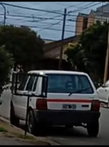 Estaba estacionado en calle Castelli: Robaron Fiat Uno blanco en la madrugada