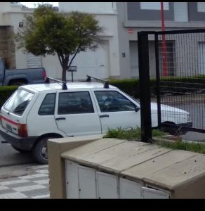 Estaba estacionado en calle Castelli: Robaron Fiat Uno blanco en la madrugada