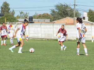 Colegiales lidera, solitariamente, el Torneo Oficial del Fútbol Femenino