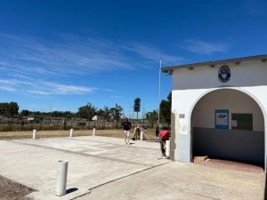 Rotary Club Tres Arroyos agradece los aportes para construir el playón de la Primaria 26