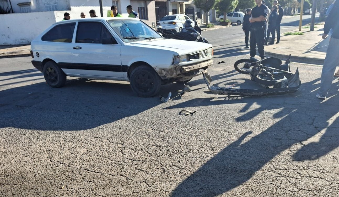 Choque en Bernardo Irigoyen y Lamadrid