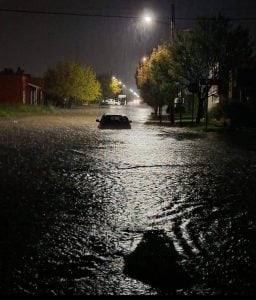 (audio y videos) “No hubo desagüe que aguante”, dijo Pablo Barizone tras el temporal en Coronel Suarez