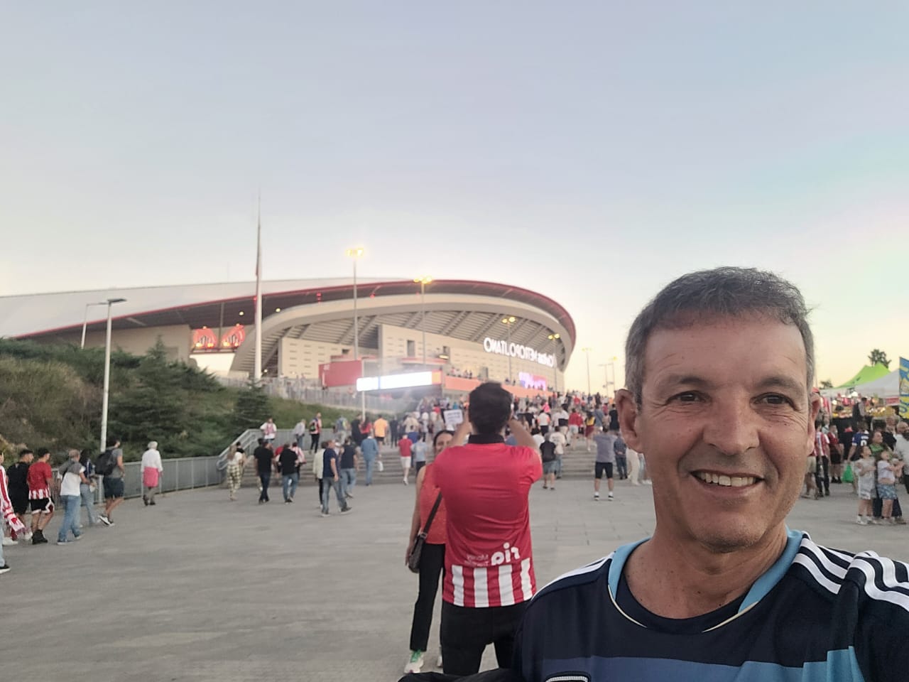 Madrid entre la tensión global y el pulso del fútbol