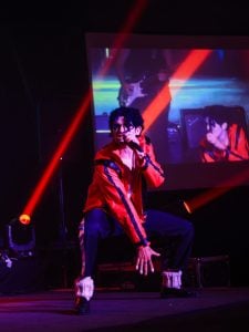 (Audio)Kevin Gil viaja a Turquía para imitar a Michael Jackson