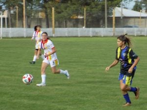Fútbol Femenino: Colegiales continúa siendo ideal en el Oficial