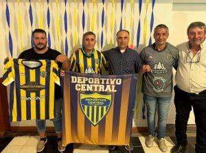 Fútbol: Central presentó la camiseta nueva