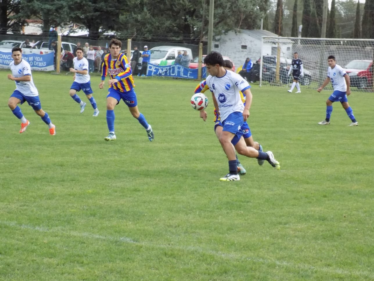 Colegiales y Once Corazones no se sacaron ventajas en el Zubiri