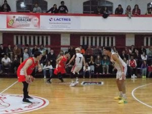 Básquet: Huracán voló alto y disputará la final