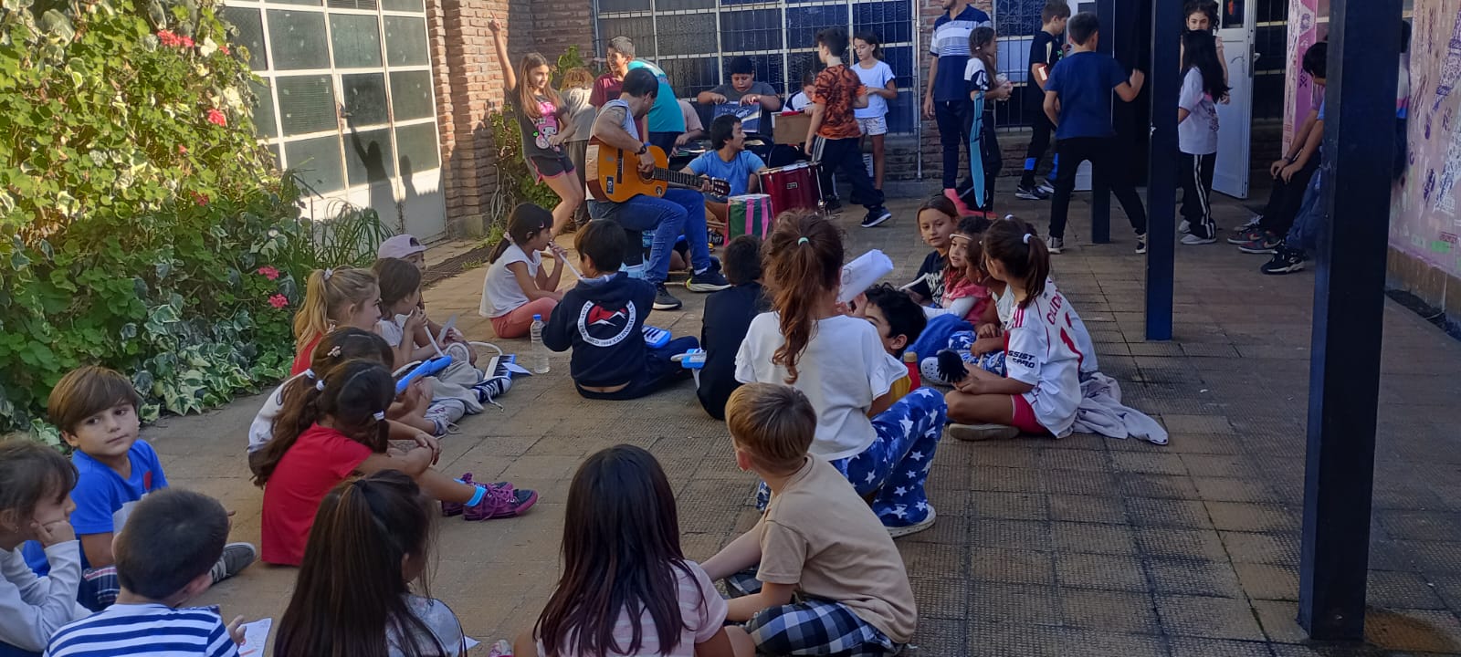 (audio)Alumnos de Educación Artística presentarán una canción por el 142º Aniversario de la ciudad