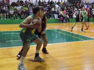 Básquet: Argentino es el rival de Huracán en la final del Ciudad