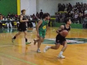 Básquet: Argentino es el rival de Huracán en la final del Ciudad