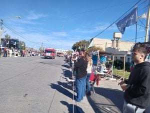 Con el desfile cívico, culminó el acto oficial del aniversario tresarroyense