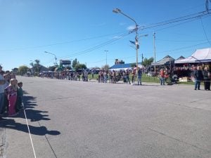 Con el desfile cívico, culminó el acto oficial del aniversario tresarroyense