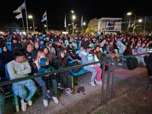 Masivo apoyo al segundo día de festejos por el Aniversario
