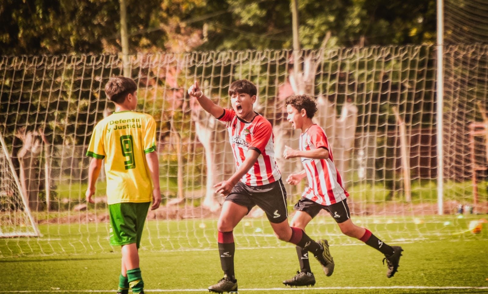 Gran presente de Walter Plaza en Estudiantes