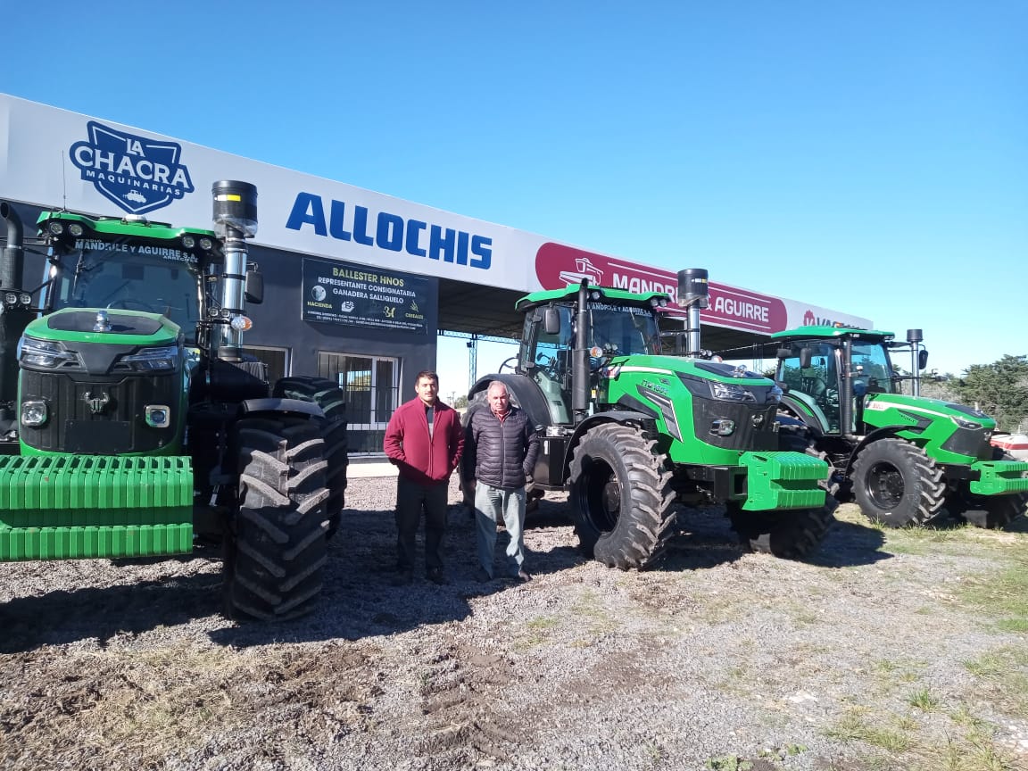 (audio)Almuerzo de La Chacra para presentar los nuevos tractores chinos Bull