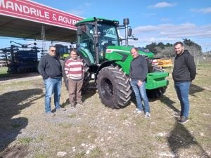 Fueron presentados los tractores BULL en La Chacra