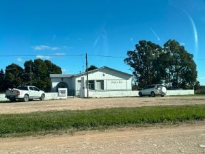Volvieron las amenazas: Baño escrito en la Escuela Rural Nº26