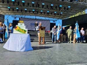 Tres Arroyos celebró sus 142 años con un emotivo acto y gran participación de la comunidad