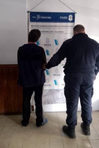 Bahía: Ataque en una heladería. Rompen todo e hieren a un empleado