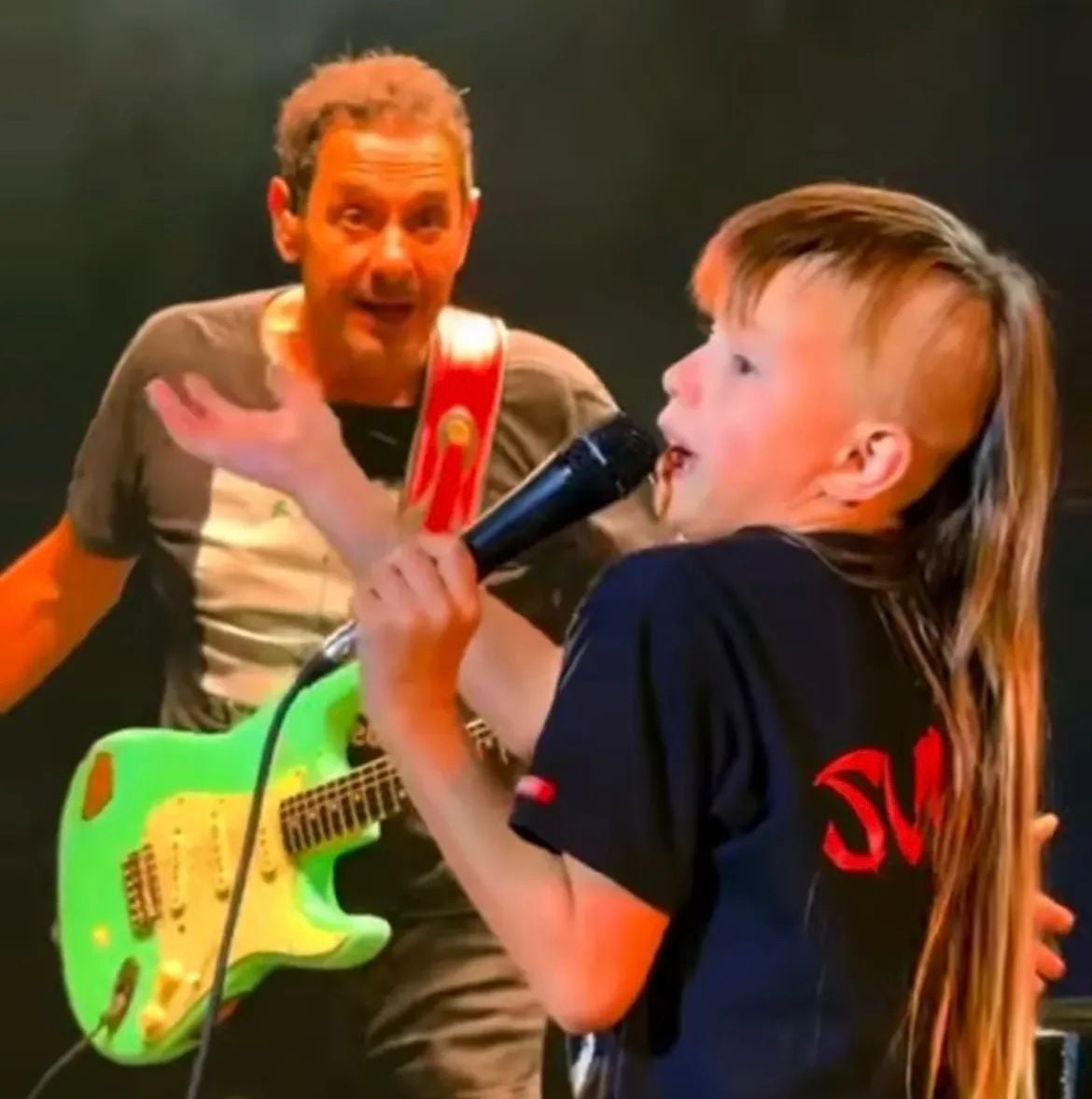 Agustín Montoya, fanático de SUMO, cantó con Divididos en Tandil (audio)