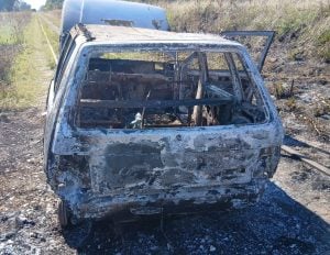 Apareció quemado el auto robado esta madrugada de la vía pública