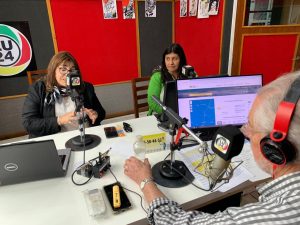 Docentes y artistas de la exposición del MUBATA pasaron por El Perseguidor