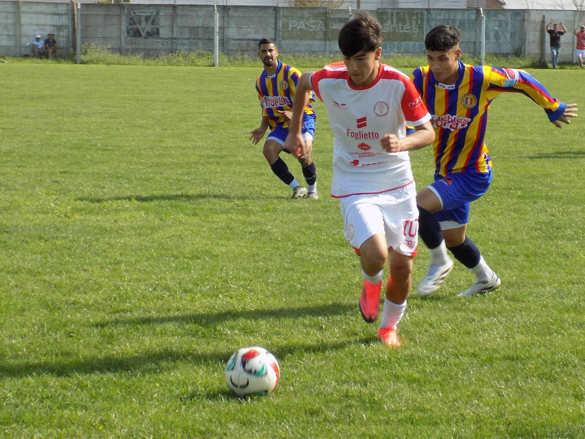 Fútbol: Se juega la final de la Copa Ciudad