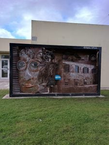 El mural homenaje a Istilart ya luce frente al centro de capacitación del Parque Industrial