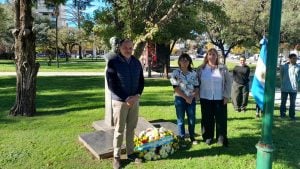 Con la ofrenda a Dardo Rocha comenzaron los actos oficiales por el Aniversario