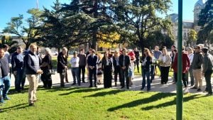 Con la ofrenda a Dardo Rocha comenzaron los actos oficiales por el Aniversario