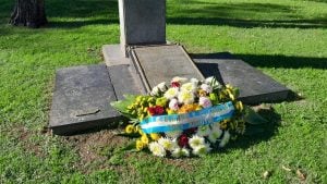 Con la ofrenda a Dardo Rocha comenzaron los actos oficiales por el Aniversario