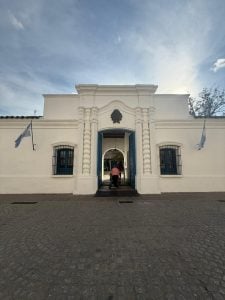 Folklore en Los Tres Arroyos desde la Casa Histórica de Tucumán