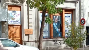 Bahía Blanca: Grupo de rock pide “la cabeza del presidente colgada en la Plaza Rivadavia”