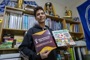 (audio) El mendocino que tiene los álbumes de todos los mundiales y sueña con ampliar su colección
