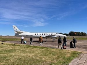 (videos) Llegó el primer vuelo de Humming Airways luego del inaugural
