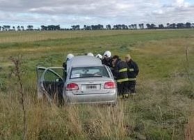 Accidente vial en Ruta Nacional 3. Colisionaron auto y camión