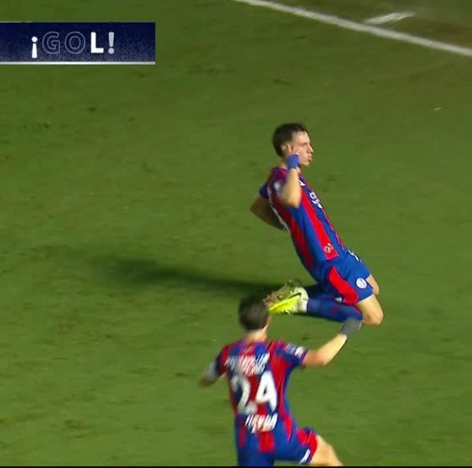 Rodrigo Auzmendi sigue pisando fuerte en San Lorenzo
