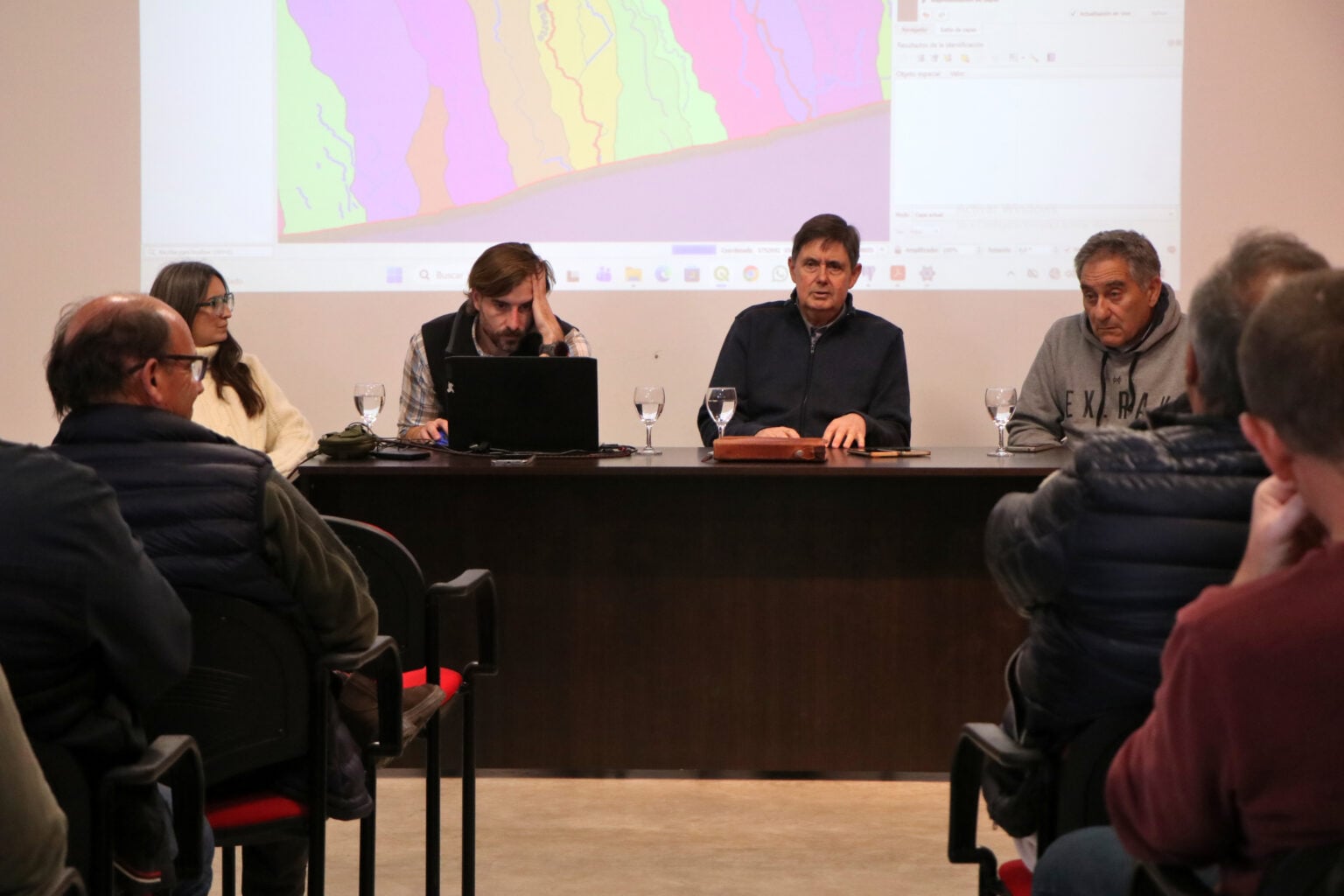 San Cayetano: Gargaglione se reunió con productores afectados por la inundación