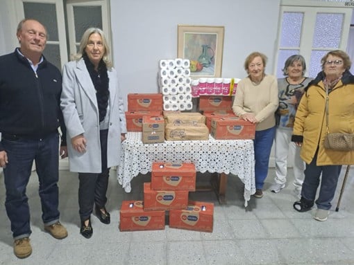 Donación del Club 24 de Abril al Hogar de Ancianos