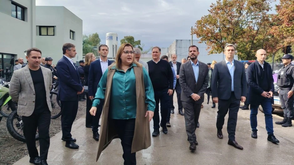 Principio de acuerdo entre Kicillof y los intendentes para reflotar la Policía Municipal