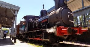 (audio) Cafetín ferroviario en Sáenz Peña: la experiencia de tomar un café en un coche comedor de los 70