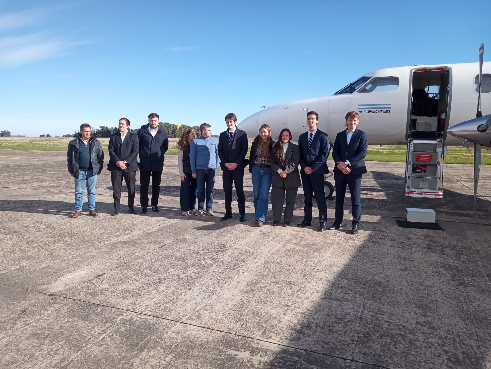 (audio-videos) Emotivo acto inaugural para recibir el arribo del primer vuelo de Humming Airways