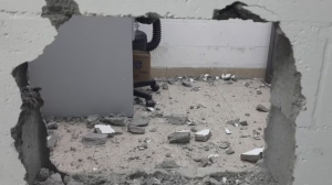 Chascomús: entraron a robar por un boquete en un mayorista y terminaron atrapados en el depósito